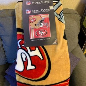 49ers Plush Throw